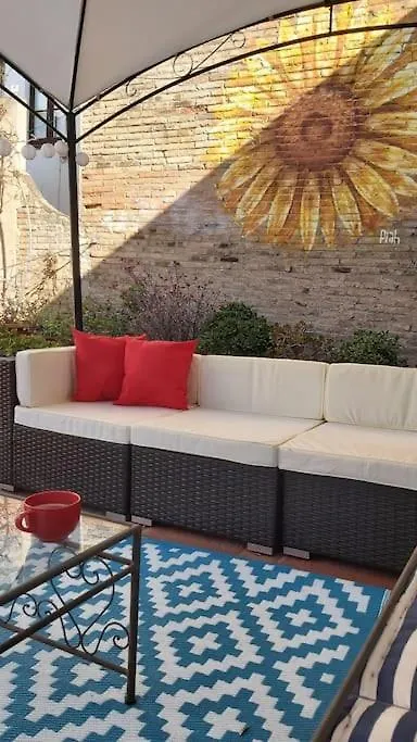Small Room In Sants With Huge Terrace 바르셀로나 홈스테이