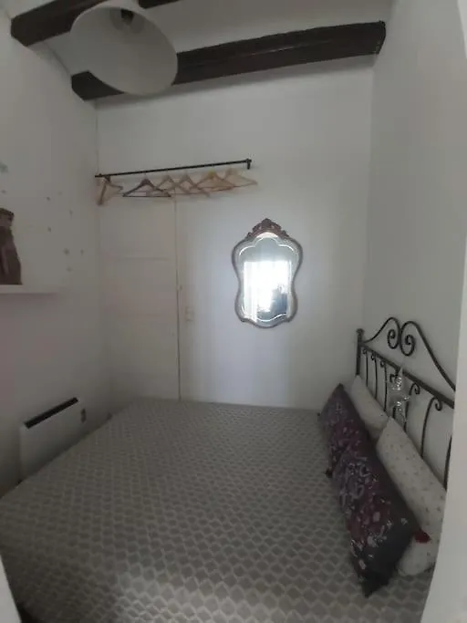 Small Room In Sants With Huge Terrace Barcelona 0*,